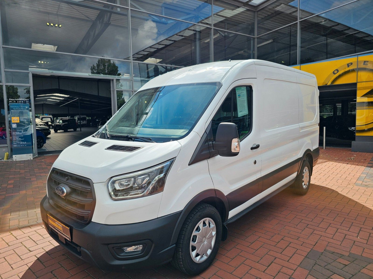 Ford Transit Kasten 350 L2H2 Trend Regalsystem Kamera - Gesloten bestelwagen: afbeelding 1 Ford Transit Kasten 350 L2H2 Trend Regalsystem Kamera - Gesloten bestelwagen: afbeelding 1