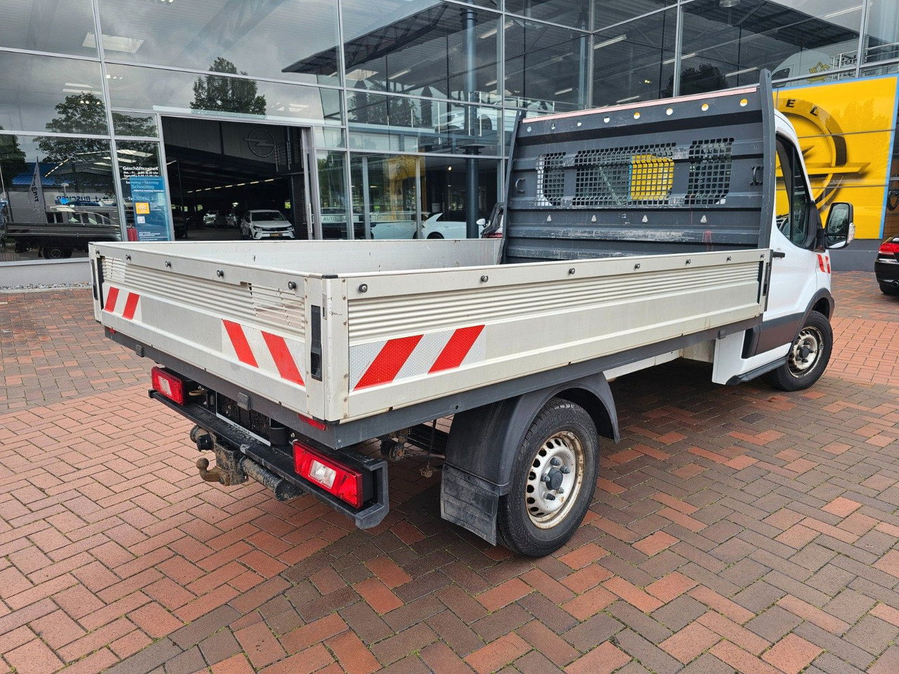 Ford Transit Pritsche 350 L2 Einzelkabine Motorschade - Bestelwagen met open laadbak: afbeelding 3 Ford Transit Pritsche 350 L2 Einzelkabine Motorschade - Bestelwagen met open laadbak: afbeelding 3