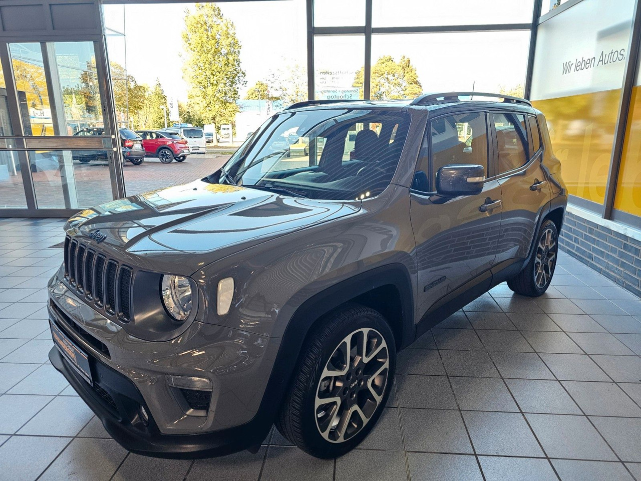 Jeep Renegade S Plug-In-Hybrid 4xe Kamera LED ACC AHK - SUV: afbeelding 4 Jeep Renegade S Plug-In-Hybrid 4xe Kamera LED ACC AHK - SUV: afbeelding 4