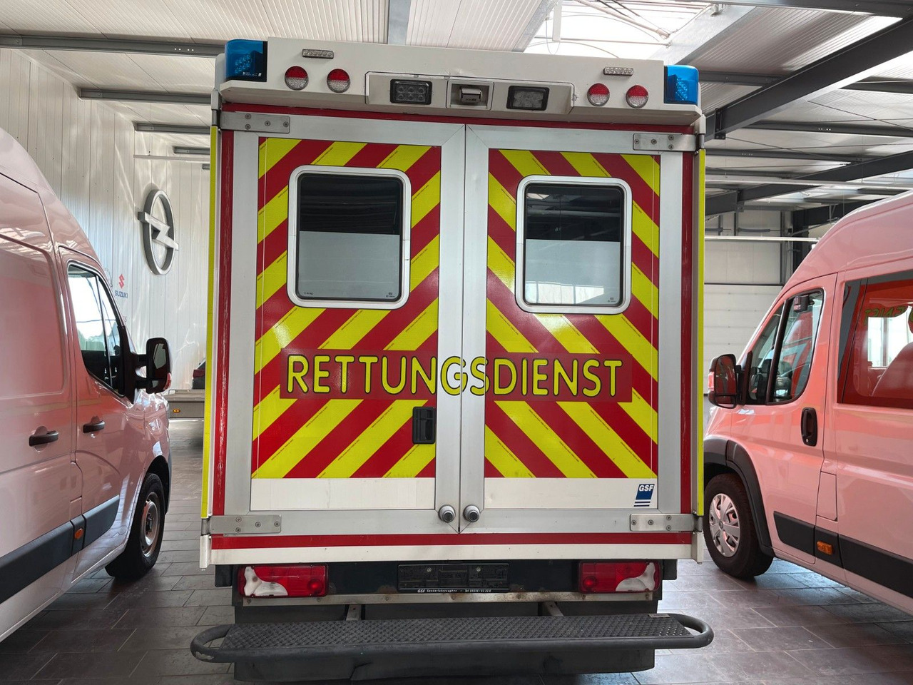 Mercedes-Benz Sprinter II Rettungswagen 519 CDI - Personenwagen: afbeelding 3 Mercedes-Benz Sprinter II Rettungswagen 519 CDI - Personenwagen: afbeelding 3