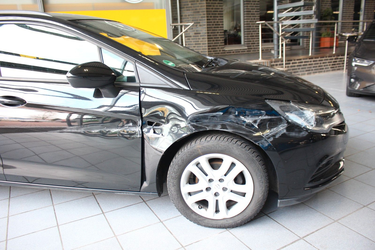 Opel Astra K Sports Tourer Edition AHK Navi - Stationwagen: afbeelding 2 Opel Astra K Sports Tourer Edition AHK Navi - Stationwagen: afbeelding 2