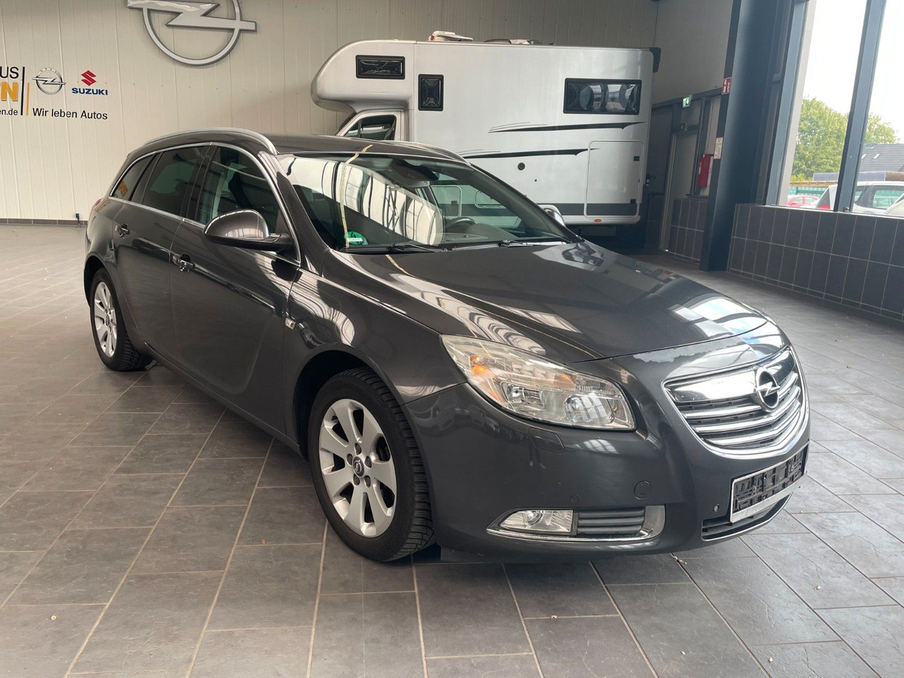 Opel Insignia A Sports Tourer 150 Jahre Opel AHK - Personenwagen: afbeelding 1 Opel Insignia A Sports Tourer 150 Jahre Opel AHK - Personenwagen: afbeelding 1