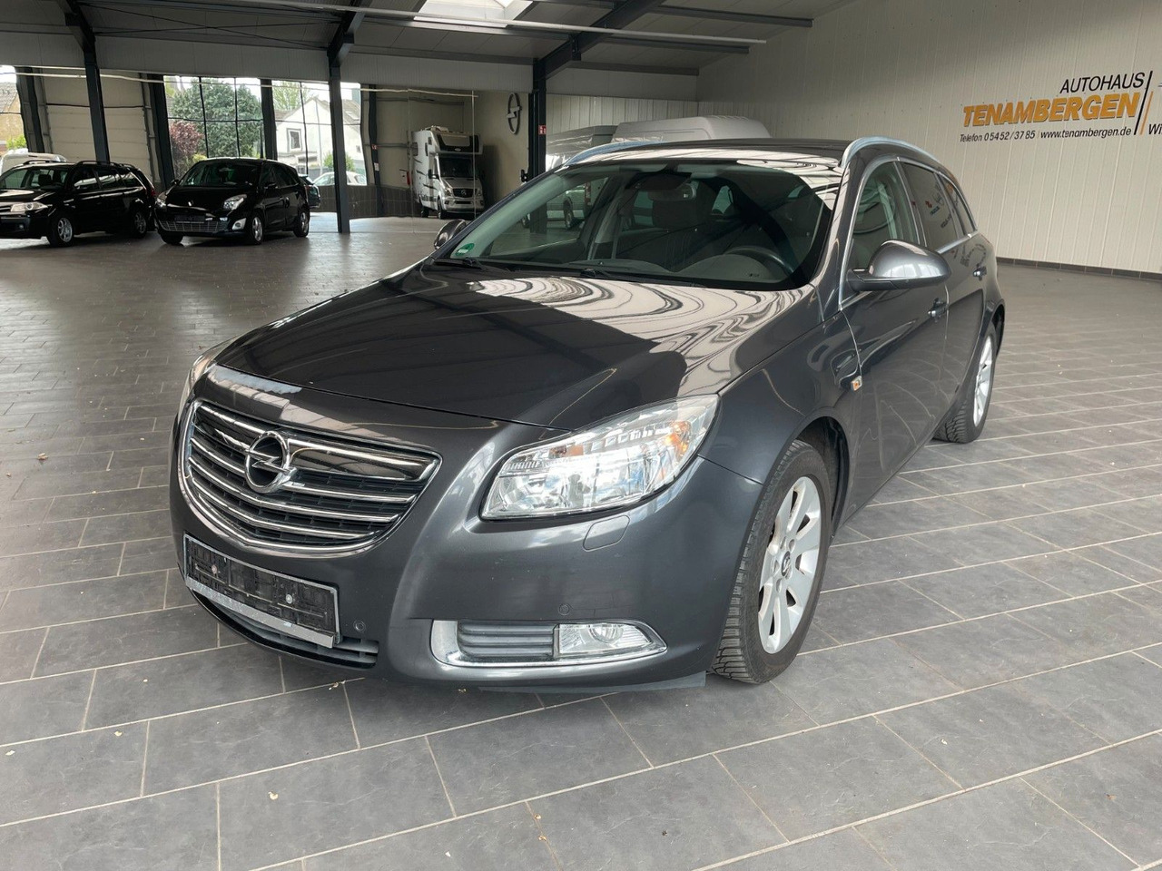 Opel Insignia A Sports Tourer 150 Jahre Opel AHK - Personenwagen: afbeelding 2 Opel Insignia A Sports Tourer 150 Jahre Opel AHK - Personenwagen: afbeelding 2