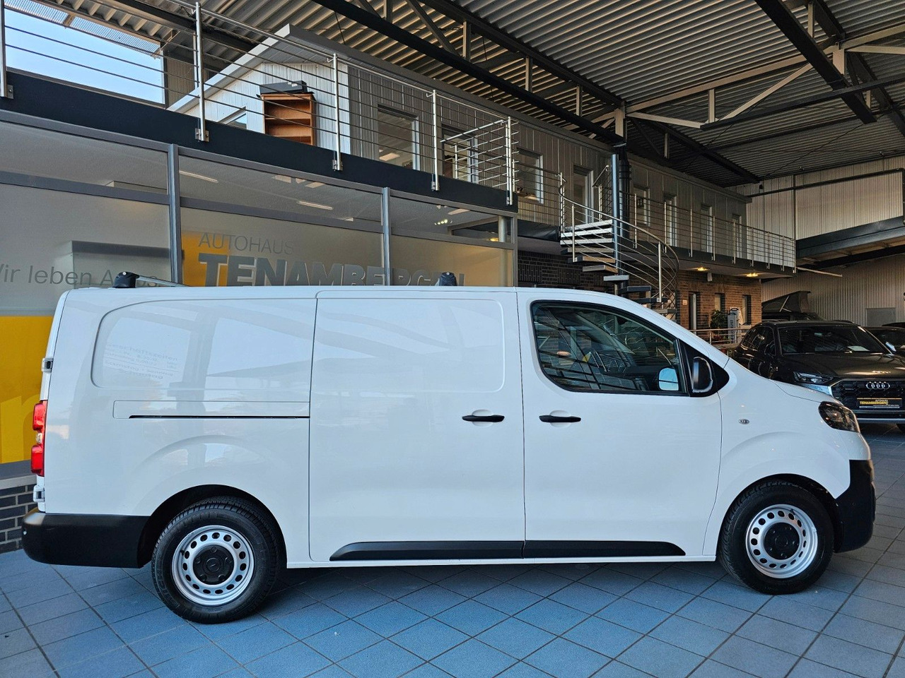 Opel Vivaro Kasten Edition L Sortimo 180°Kamera DAB - Kleine bestelwagen: afbeelding 3 Opel Vivaro Kasten Edition L Sortimo 180°Kamera DAB - Kleine bestelwagen: afbeelding 3