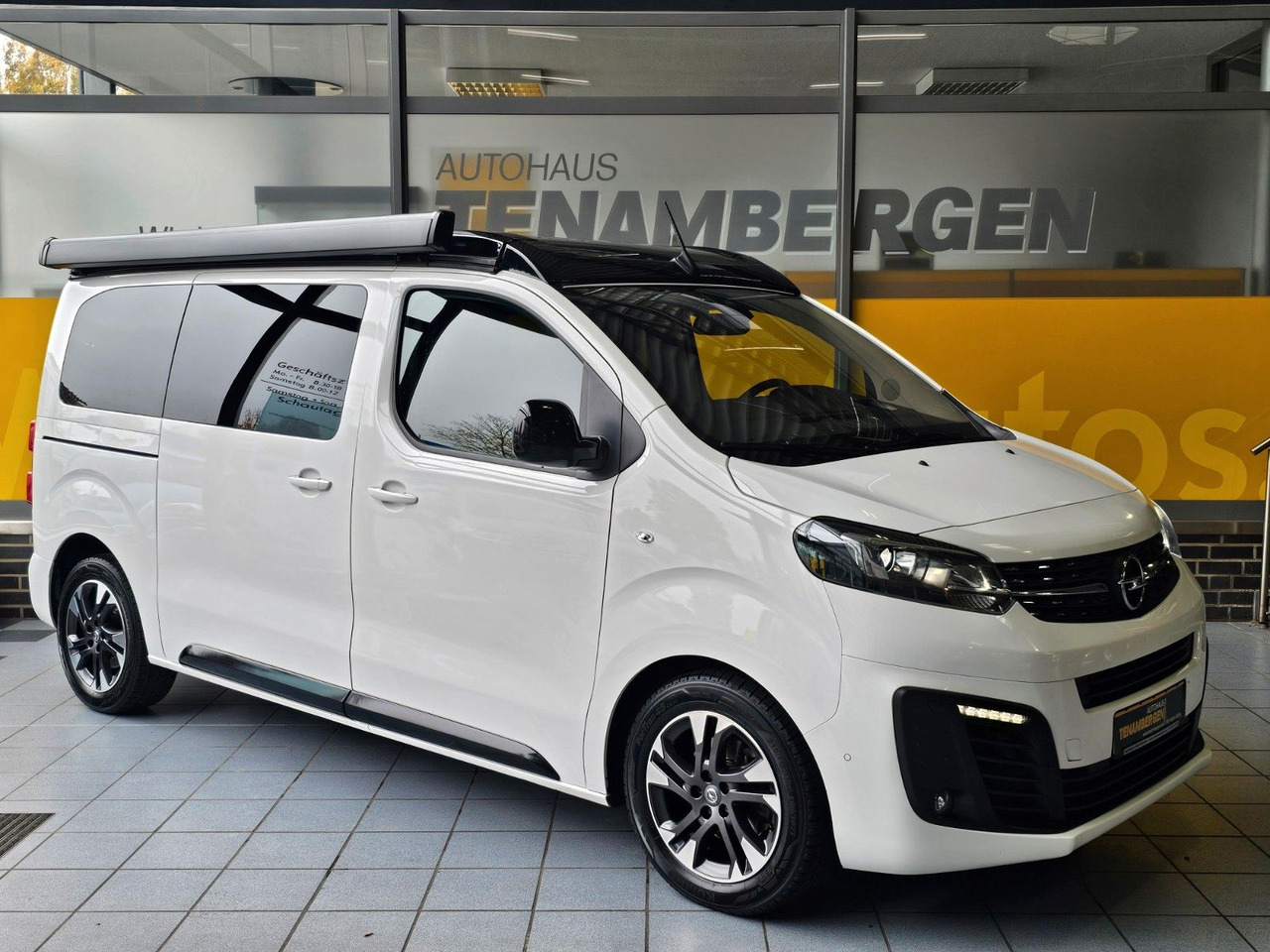 Opel Zafira Life Crosscamp Küche Markise AHK Navi ACC - Personenvervoer: afbeelding 1 Opel Zafira Life Crosscamp Küche Markise AHK Navi ACC - Personenvervoer: afbeelding 1