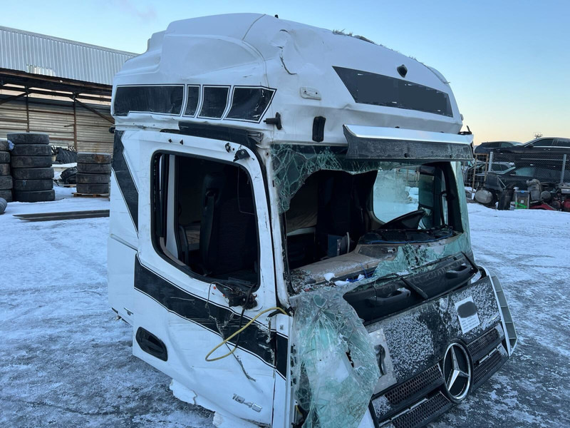 Mercedes-Benz Actros MP4 - Cabine en interieur: afbeelding 2 Mercedes-Benz Actros MP4 - Cabine en interieur: afbeelding 2