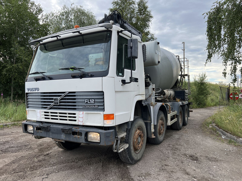 Volvo FL12 - Kleine betonpomp: afbeelding 1 Volvo FL12 - Kleine betonpomp: afbeelding 1