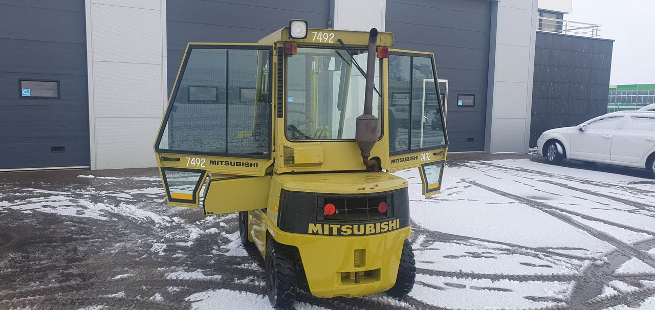 Mitsubishi FD25 - Diesel heftruck: afbeelding 2 Mitsubishi FD25 - Diesel heftruck: afbeelding 2