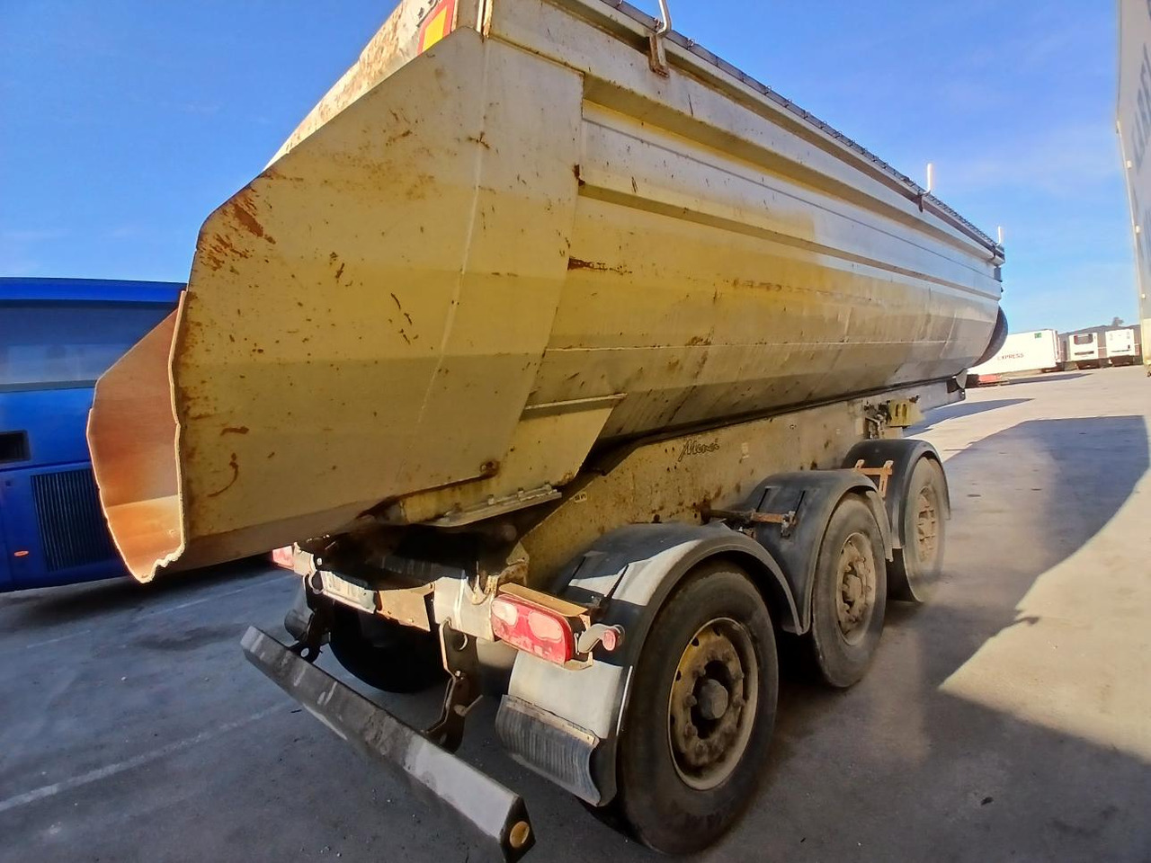 MENCI - Kipper oplegger: afbeelding 4 MENCI - Kipper oplegger: afbeelding 4