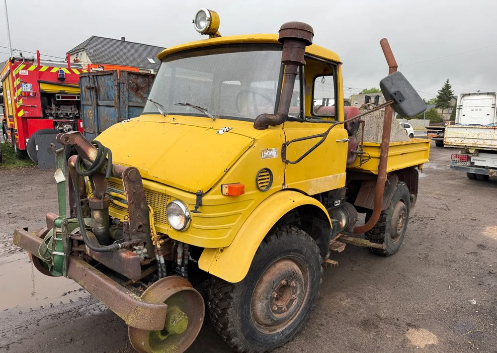Mercedes-Benz UNIMOG 406B - Kipper vrachtwagen: afbeelding 1 Mercedes-Benz UNIMOG 406B - Kipper vrachtwagen: afbeelding 1