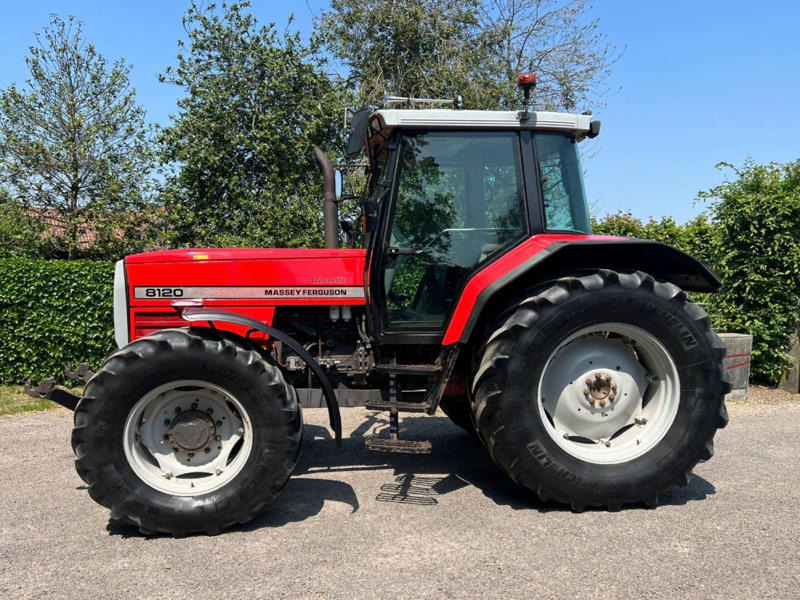 Massey Ferguson 8120 Dynashift - Bouwmachine: afbeelding 2 Massey Ferguson 8120 Dynashift - Bouwmachine: afbeelding 2