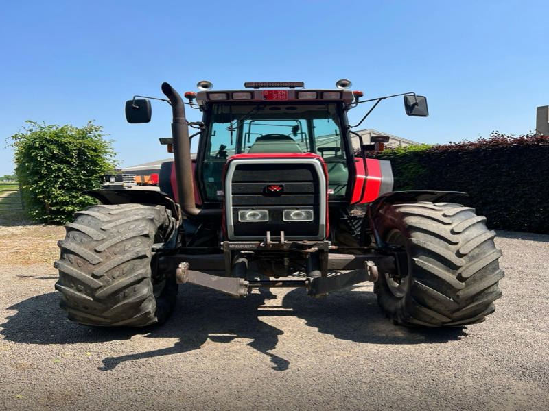 Massey Ferguson 8120 Dynashift - Bouwmachine: afbeelding 4 Massey Ferguson 8120 Dynashift - Bouwmachine: afbeelding 4