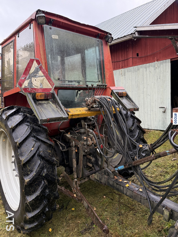 Valmet 505 Tractor and forestry trailer - Tractor, Uitrijwagen: afbeelding 3 Valmet 505 Tractor and forestry trailer - Tractor, Uitrijwagen: afbeelding 3