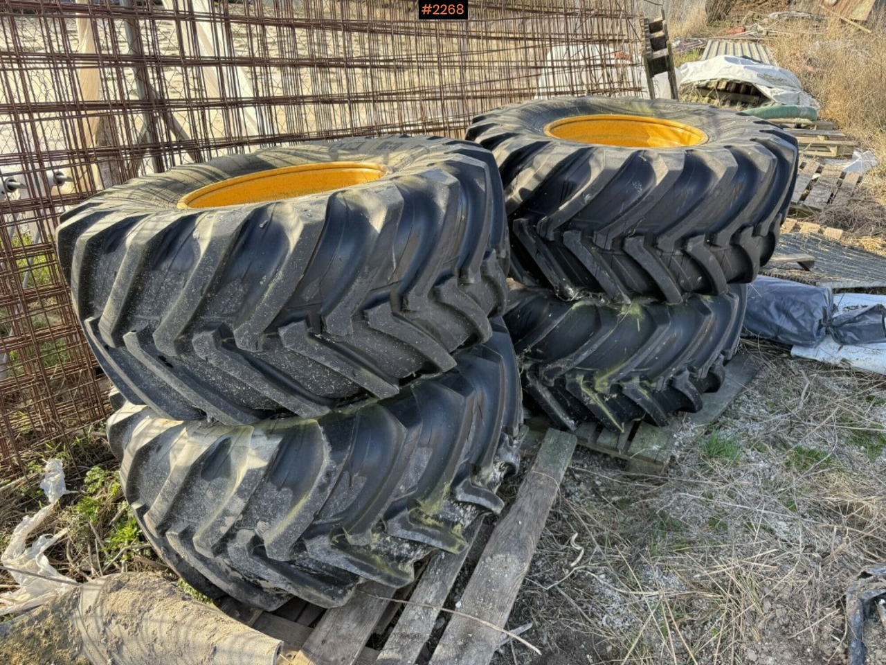 Michelin twin tires on rim 540/70 R24 - Complete wiel: afbeelding 1 Michelin twin tires on rim 540/70 R24 - Complete wiel: afbeelding 1