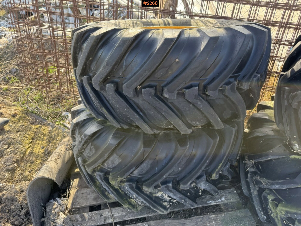 Michelin twin tires on rim 540/70 R24 - Complete wiel: afbeelding 4 Michelin twin tires on rim 540/70 R24 - Complete wiel: afbeelding 4