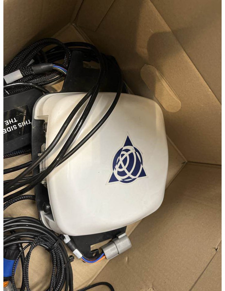 Trimble GFX 1060 GPS SET ACTIEPRIJS - Navigatiesysteem voor Landbouwmachine: afbeelding 2 Trimble GFX 1060 GPS SET ACTIEPRIJS - Navigatiesysteem voor Landbouwmachine: afbeelding 2
