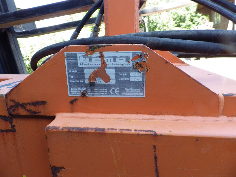 BEMA 25 Kehrmaschine gebraucht (MWST ausweisbar) - Veeg: afbeelding 4 BEMA 25 Kehrmaschine gebraucht (MWST ausweisbar) - Veeg: afbeelding 4