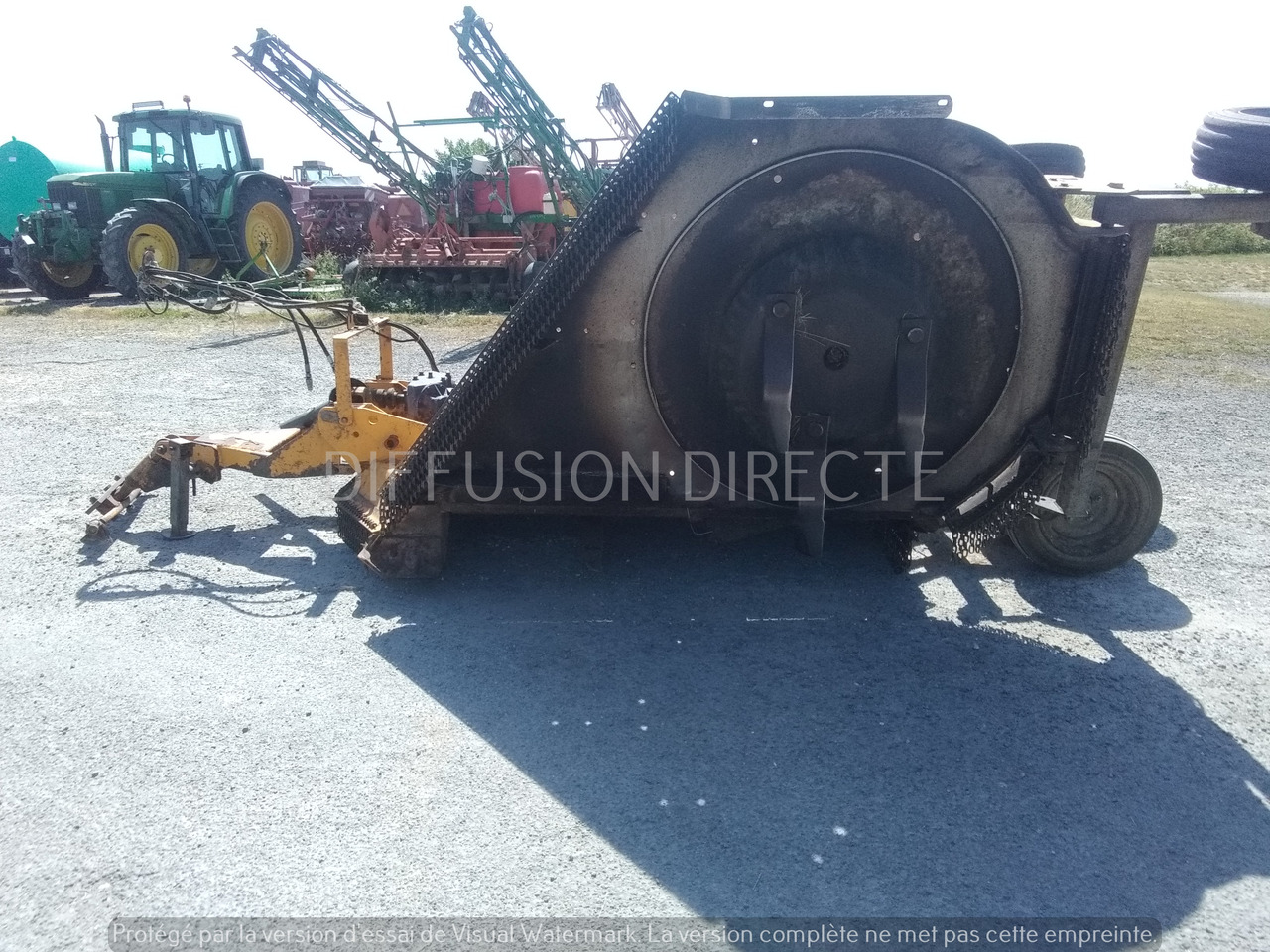 BOMFORD BROYEUR A AXE HORIZONTAL TRI WING 4600 - Tuinmachine: afbeelding 2 BOMFORD BROYEUR A AXE HORIZONTAL TRI WING 4600 - Tuinmachine: afbeelding 2