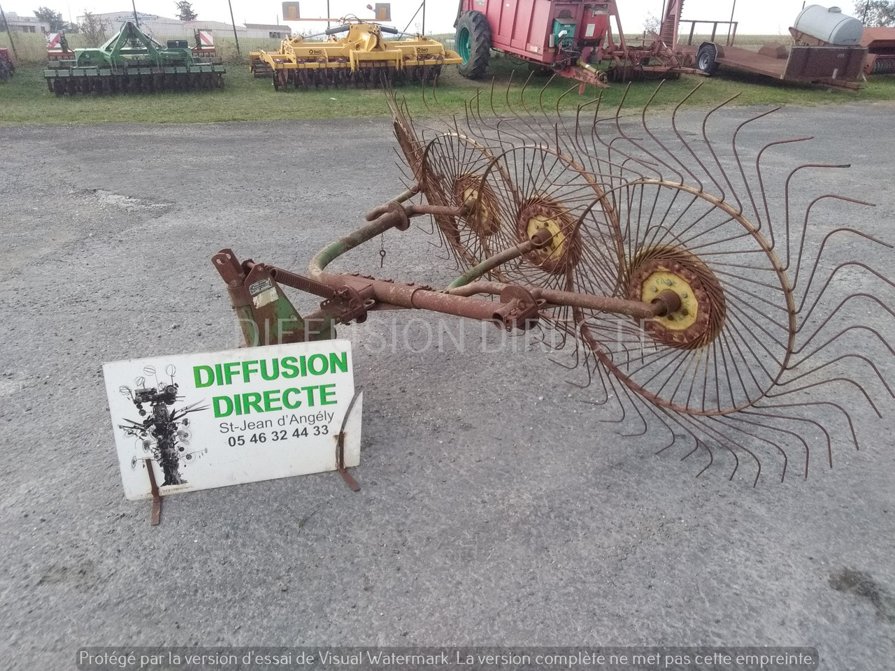 JOHN DEERE ANDAINEUR P 140 - Hooischudder: afbeelding 1 JOHN DEERE ANDAINEUR P 140 - Hooischudder: afbeelding 1