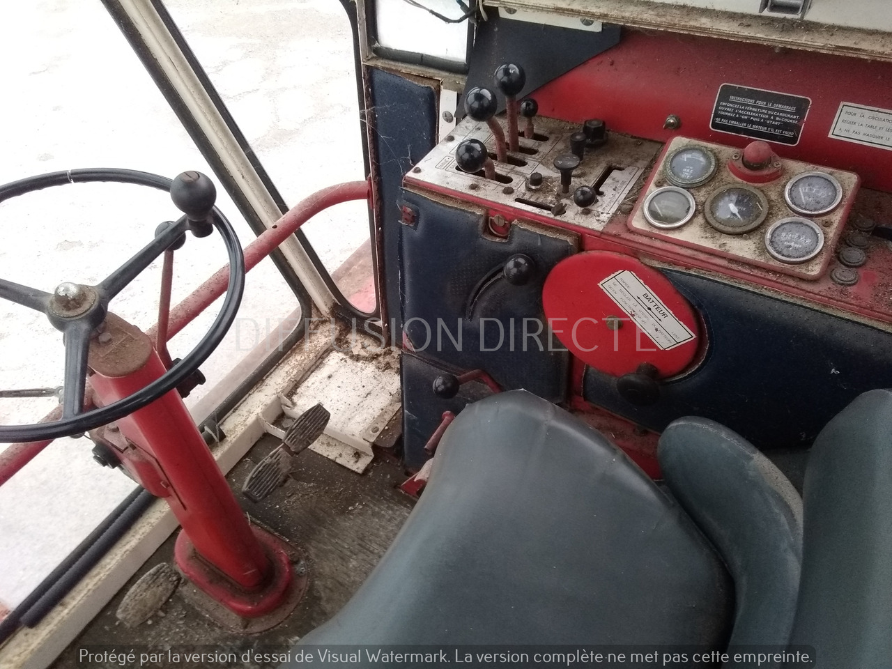 MASSEY FERGUSON MOISSONNEUSE BATTEUSE 620 - Maaidorser: afbeelding 4 MASSEY FERGUSON MOISSONNEUSE BATTEUSE 620 - Maaidorser: afbeelding 4