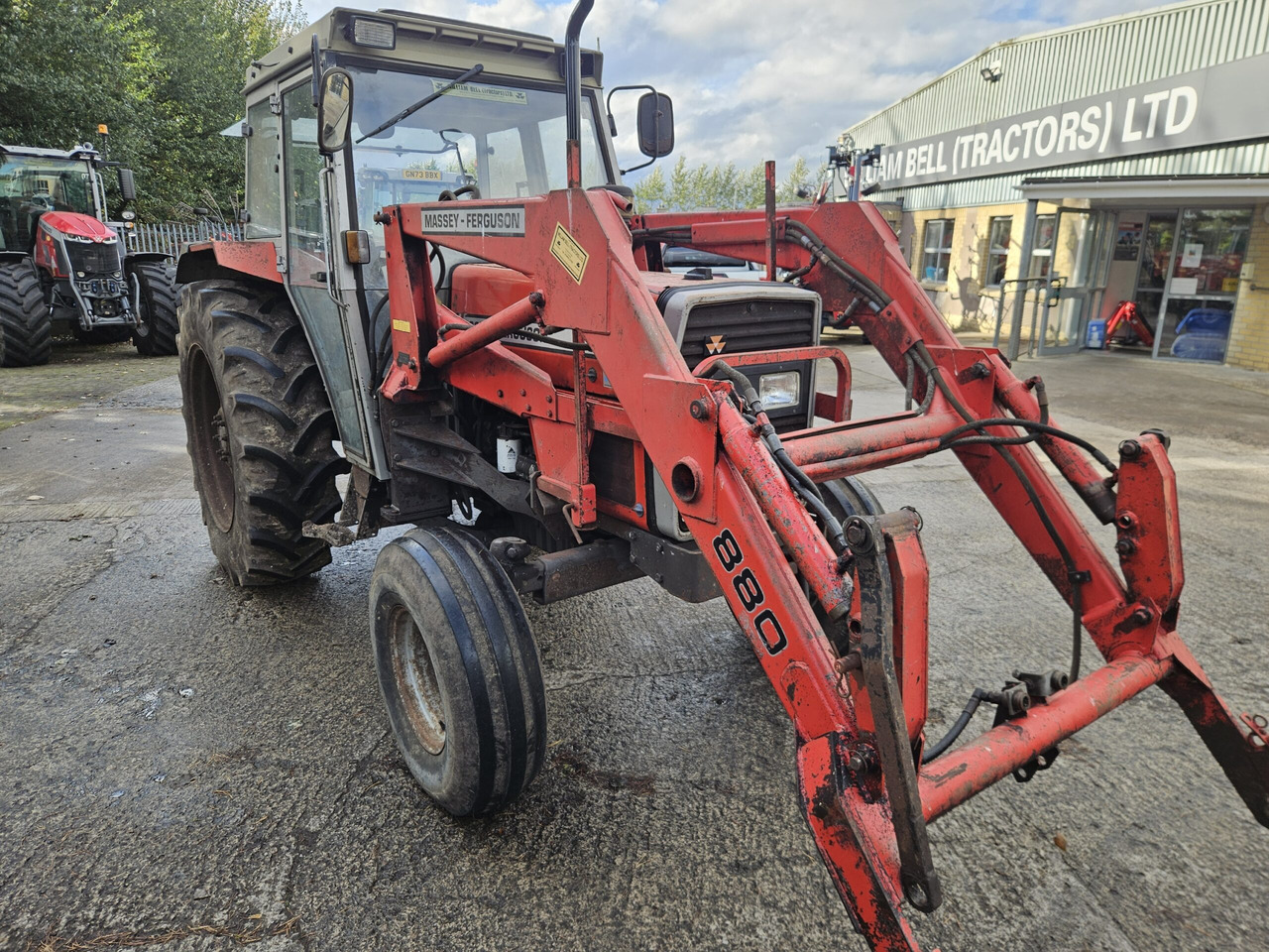 1992 MF 390 2wd, 12/12, showing 3316 Hours - Tractor: afbeelding 1 1992 MF 390 2wd, 12/12, showing 3316 Hours - Tractor: afbeelding 1