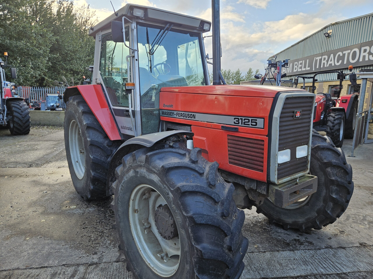 1993 MF 3125 Dynashift - Tractor: afbeelding 1 1993 MF 3125 Dynashift - Tractor: afbeelding 1