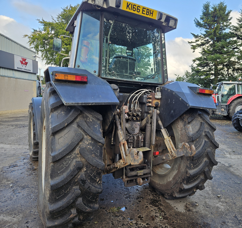 1993 MF 3125 Dynashift - Tractor: afbeelding 3 1993 MF 3125 Dynashift - Tractor: afbeelding 3