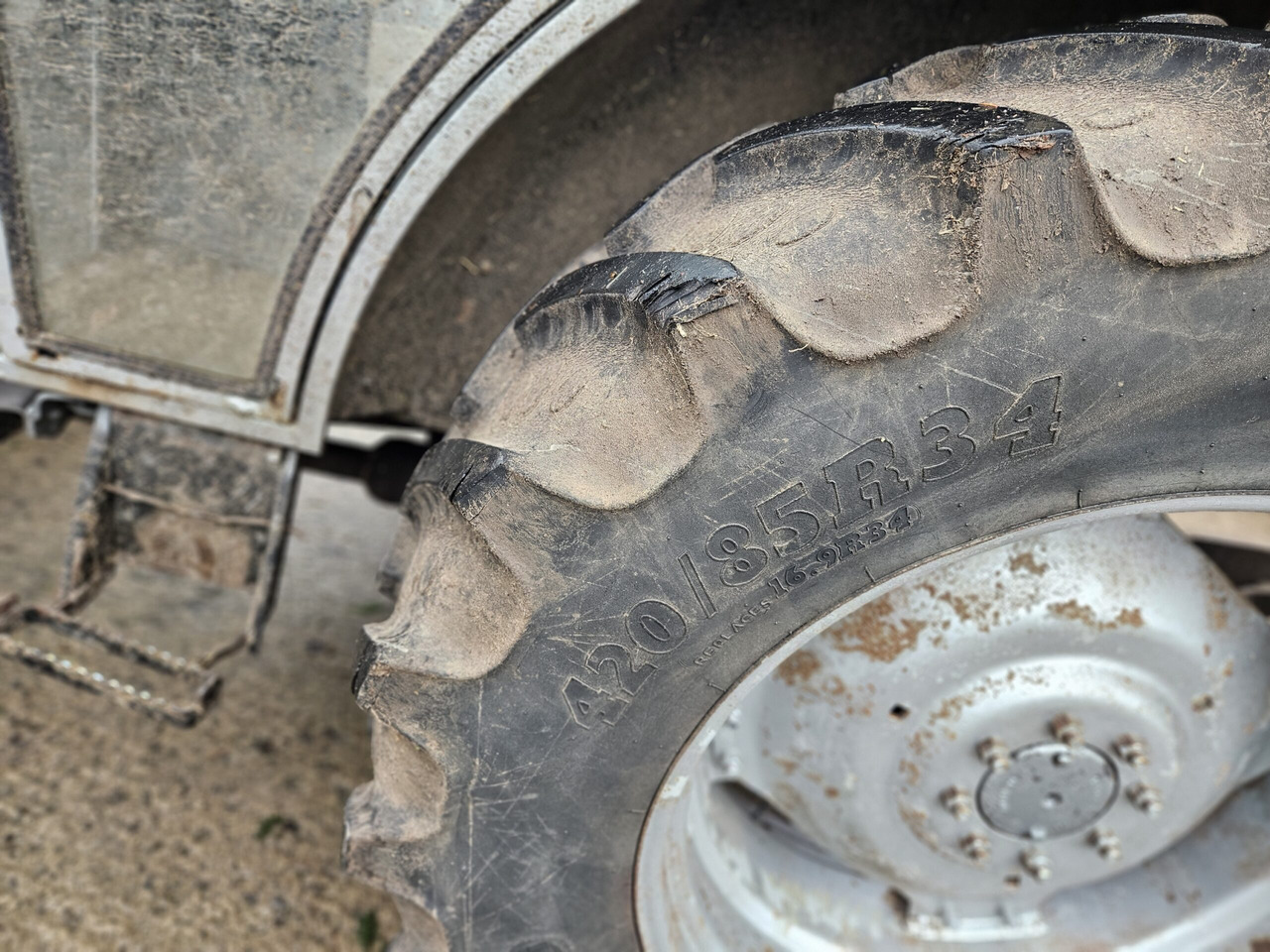 1993 MF 390T 4wd tractor, good off farm condition - Tractor: afbeelding 5 1993 MF 390T 4wd tractor, good off farm condition - Tractor: afbeelding 5