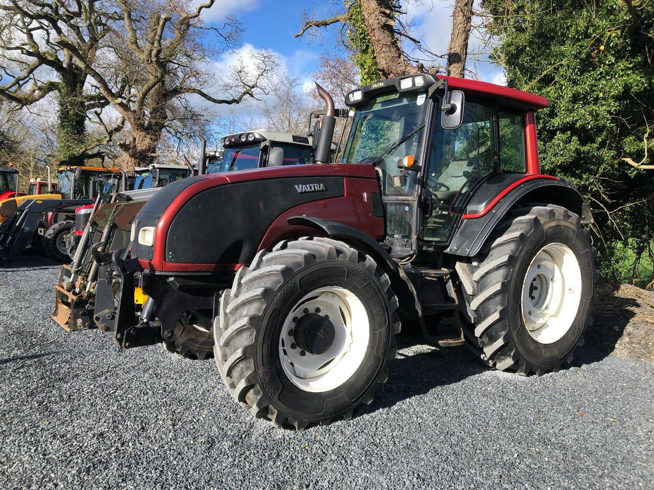 2009 Valtra T171 with front PTO - Tractor: afbeelding 1 2009 Valtra T171 with front PTO - Tractor: afbeelding 1