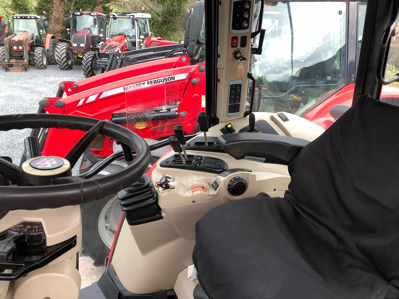 2014 MF 7614 with Quicke Loader - Tractor: afbeelding 5 2014 MF 7614 with Quicke Loader - Tractor: afbeelding 5