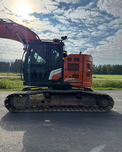 HitachiZX225USLC-7 + Engcon - Rupsgraafmachine: afbeelding 5 HitachiZX225USLC-7 + Engcon - Rupsgraafmachine: afbeelding 5