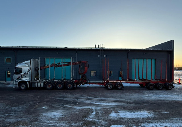 Mercedes-BenzArocs 8x4 - Houttransport, Kraanwagen: afbeelding 3 Mercedes-BenzArocs 8x4 - Houttransport, Kraanwagen: afbeelding 3