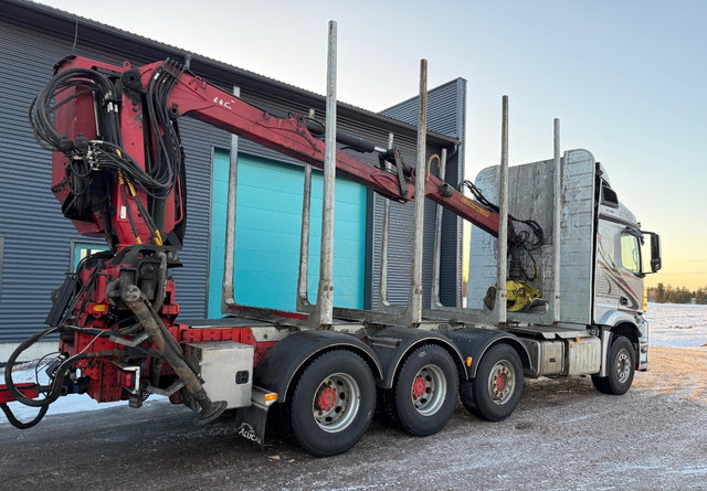 Mercedes-BenzArocs 8x4 Nosturilla! - Houttransport, Kraanwagen: afbeelding 5 Mercedes-BenzArocs 8x4 Nosturilla! - Houttransport, Kraanwagen: afbeelding 5