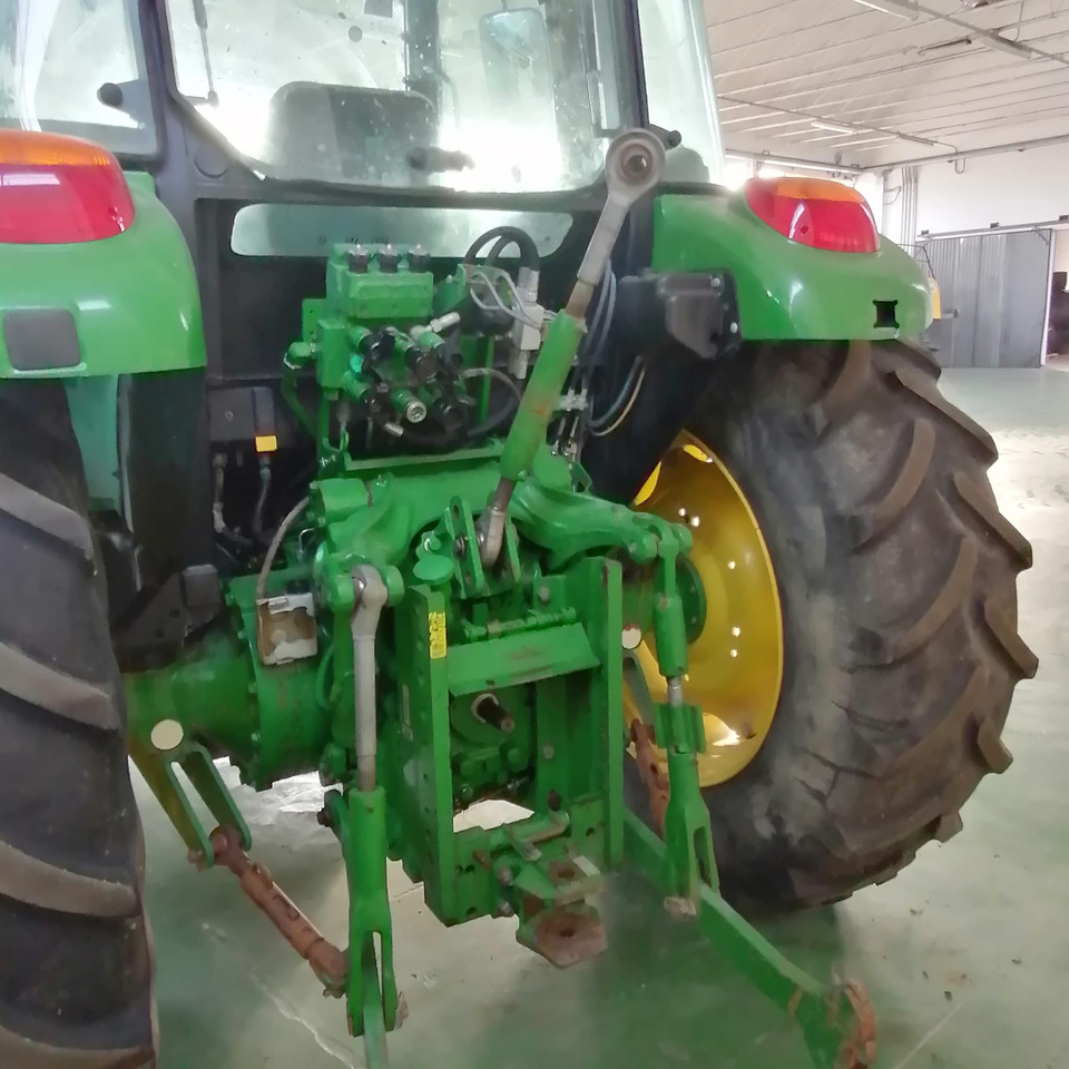 JOHN DEERE 5070 M - Tractor: afbeelding 2 JOHN DEERE 5070 M - Tractor: afbeelding 2