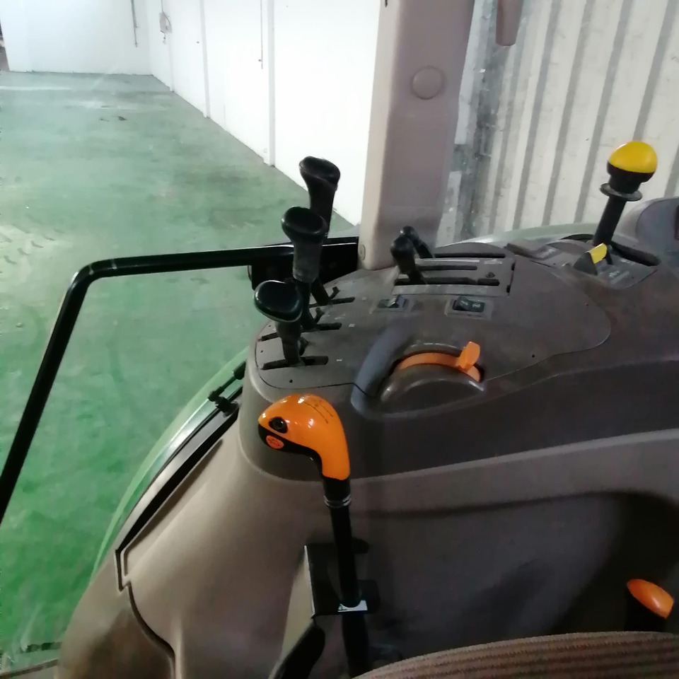 JOHN DEERE 5070 M - Tractor: afbeelding 4 JOHN DEERE 5070 M - Tractor: afbeelding 4