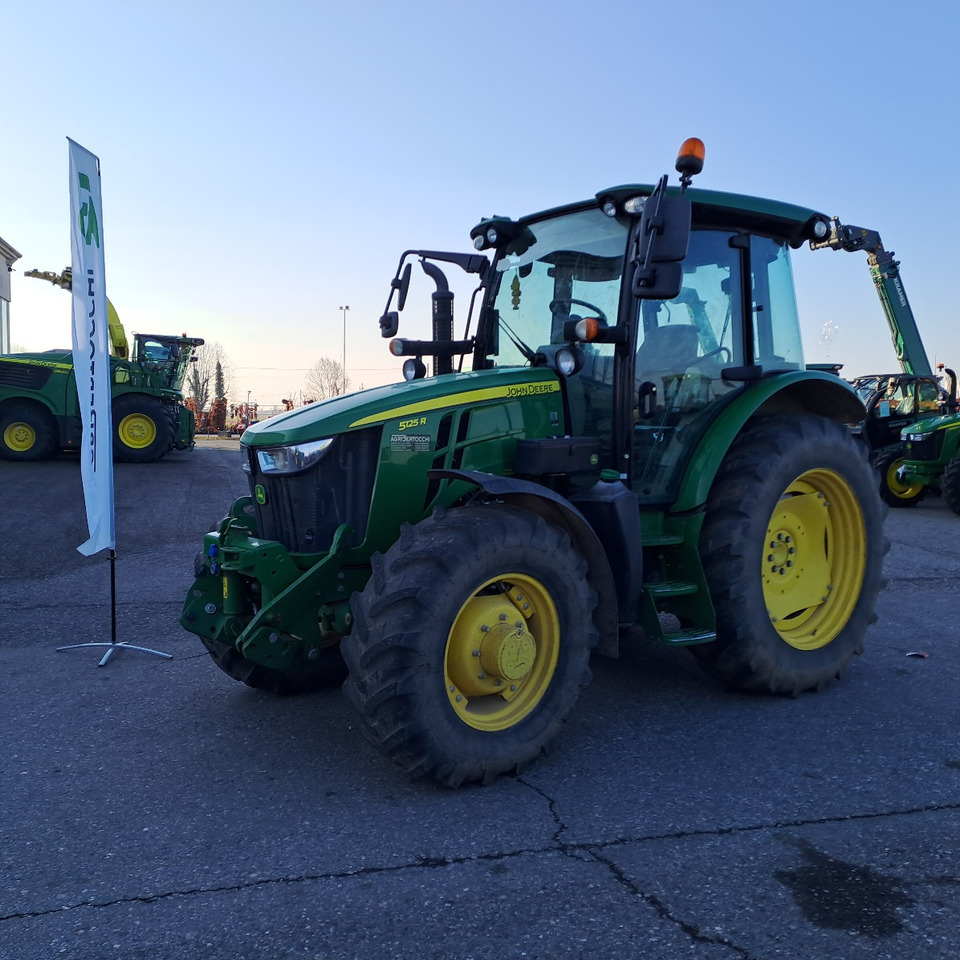 JOHN DEERE 5125R - Tractor: afbeelding 1 JOHN DEERE 5125R - Tractor: afbeelding 1