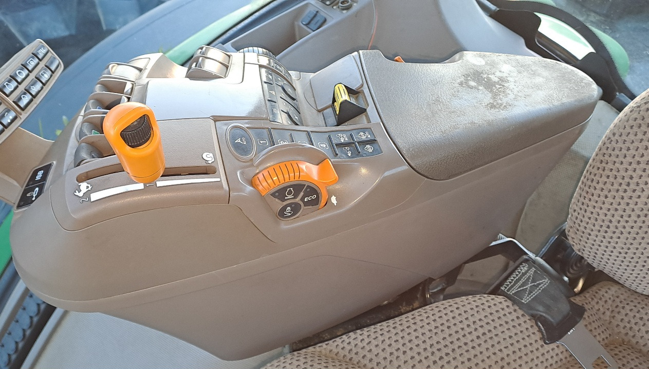 JOHN DEERE 7230R - ASTA AGRIBERTOCCHI - Tractor: afbeelding 5 JOHN DEERE 7230R - ASTA AGRIBERTOCCHI - Tractor: afbeelding 5