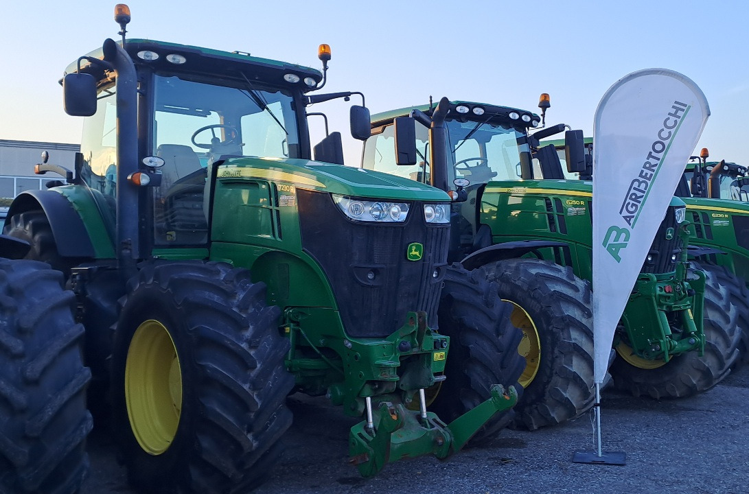 JOHN DEERE 7230R - ASTA AGRIBERTOCCHI - Tractor: afbeelding 2 JOHN DEERE 7230R - ASTA AGRIBERTOCCHI - Tractor: afbeelding 2
