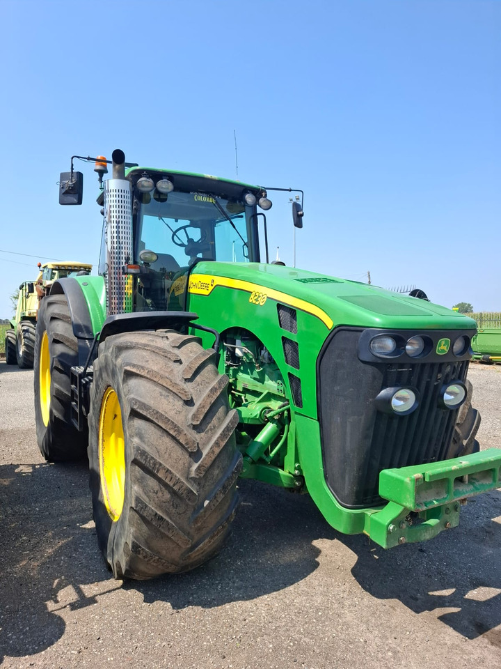 JOHN DEERE 8230 - Tractor: afbeelding 1 JOHN DEERE 8230 - Tractor: afbeelding 1