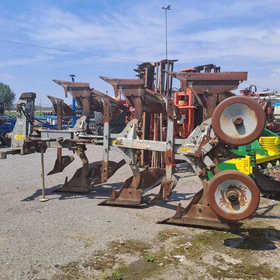 TRIVOMERE EMMEGIEMME - Ploeg: afbeelding 1 TRIVOMERE EMMEGIEMME - Ploeg: afbeelding 1