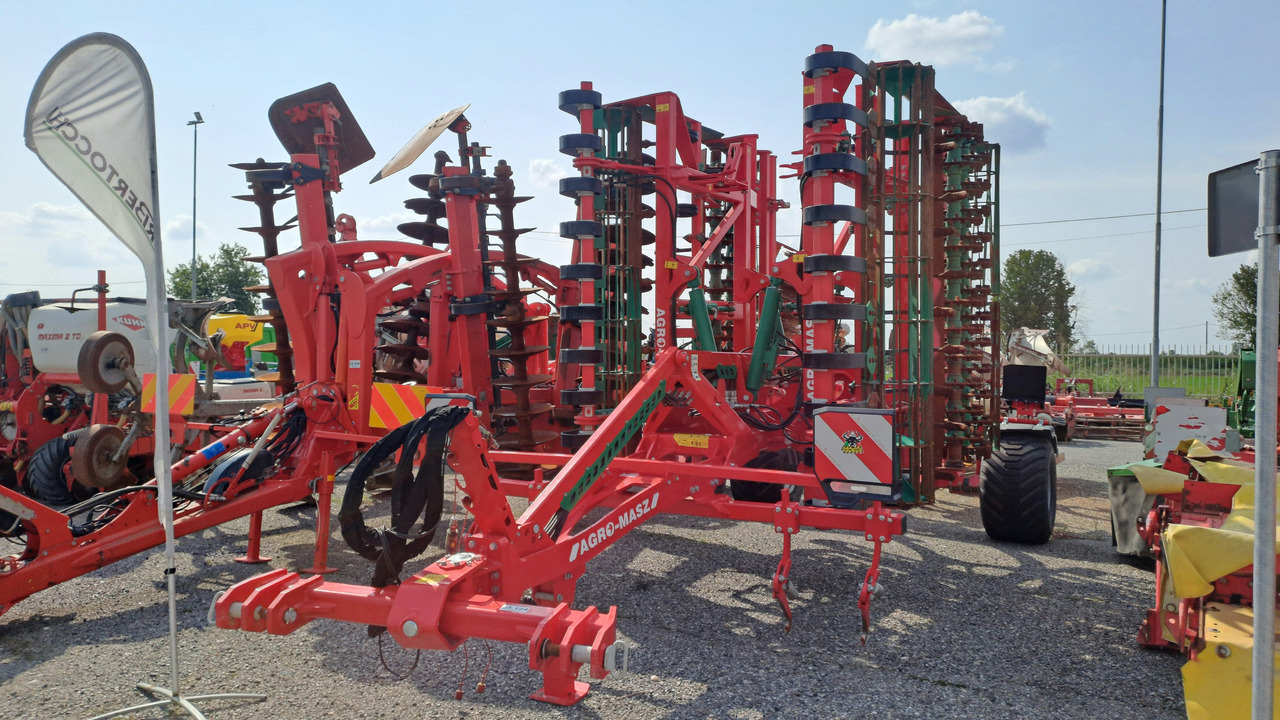 VIBROCOLTIVATORE AGRO-MASZ AUC50 - Eg: afbeelding 1 VIBROCOLTIVATORE AGRO-MASZ AUC50 - Eg: afbeelding 1
