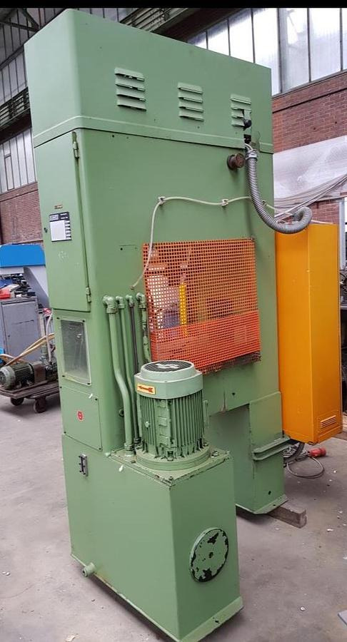 Hydr. Schnelläuferpresse DUNKES - Metaalbewerkingsmachine: afbeelding 4 Hydr. Schnelläuferpresse DUNKES - Metaalbewerkingsmachine: afbeelding 4