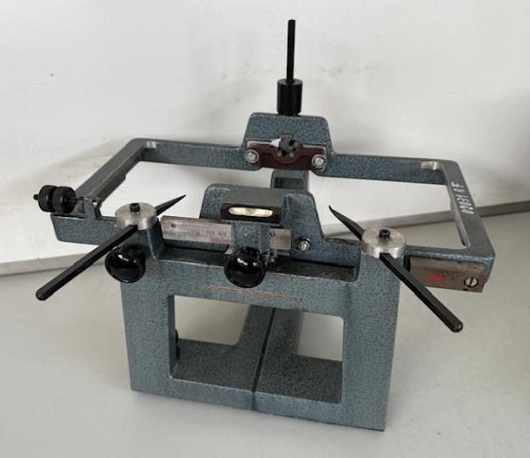 Schleifscheiben-Auswuchtwaage HOFMANN - Metaalbewerkingsmachine: afbeelding 1 Schleifscheiben-Auswuchtwaage HOFMANN - Metaalbewerkingsmachine: afbeelding 1
