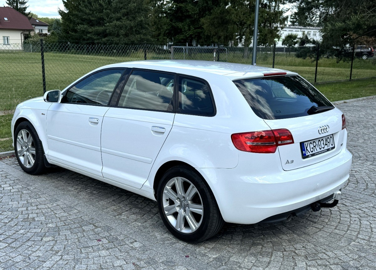 Audi A3 1.6 TDI 105KM Bezwypadkowy potwierdzony przebieg AUTO BARDZO ZADBANE - Personenwagen: afbeelding 4 Audi A3 1.6 TDI 105KM Bezwypadkowy potwierdzony przebieg AUTO BARDZO ZADBANE - Personenwagen: afbeelding 4