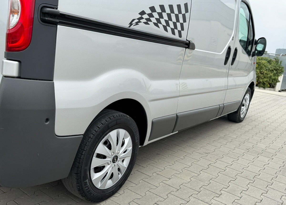 Gesloten bestelwagen Opel Vivaro 2.0 DCI 115KM 2013 Rok SERWISOWANY Bezwypadkowy Super Stan: afbeelding 20 Gesloten bestelwagen Opel Vivaro 2.0 DCI 115KM 2013 Rok SERWISOWANY Bezwypadkowy Super Stan: afbeelding 20