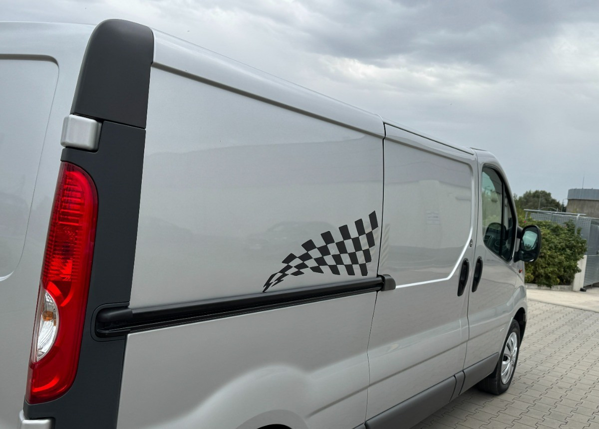 Gesloten bestelwagen Opel Vivaro 2.0 DCI 115KM 2013 Rok SERWISOWANY Bezwypadkowy Super Stan: afbeelding 19 Gesloten bestelwagen Opel Vivaro 2.0 DCI 115KM 2013 Rok SERWISOWANY Bezwypadkowy Super Stan: afbeelding 19