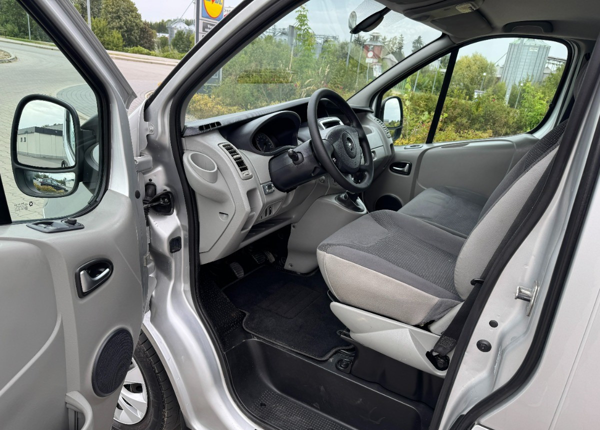 Gesloten bestelwagen Opel Vivaro 2.0 DCI 115KM 2013 Rok SERWISOWANY Bezwypadkowy Super Stan: afbeelding 8 Gesloten bestelwagen Opel Vivaro 2.0 DCI 115KM 2013 Rok SERWISOWANY Bezwypadkowy Super Stan: afbeelding 8