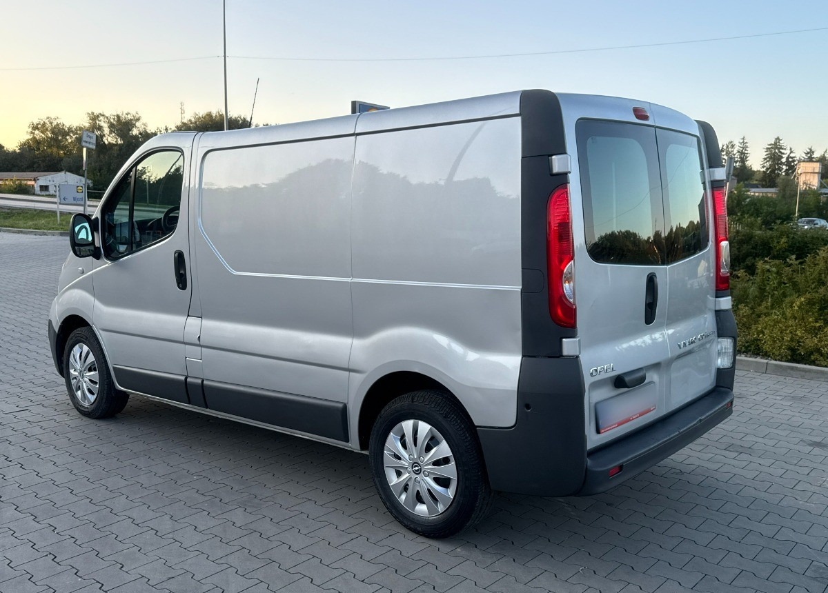 Opel Vivaro 2.0 DCI 115KM 2014 Rok Klimatyzacja Nawigacja BEZWYPADKOWY - Gesloten bestelwagen: afbeelding 2 Opel Vivaro 2.0 DCI 115KM 2014 Rok Klimatyzacja Nawigacja BEZWYPADKOWY - Gesloten bestelwagen: afbeelding 2