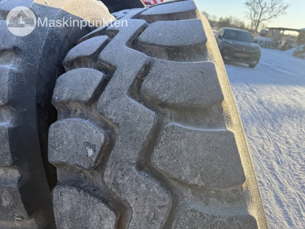 Goodyear GP-40 Däck med fälg till hjullastare - Band voor Bouwmachine: afbeelding 2 Goodyear GP-40 Däck med fälg till hjullastare - Band voor Bouwmachine: afbeelding 2