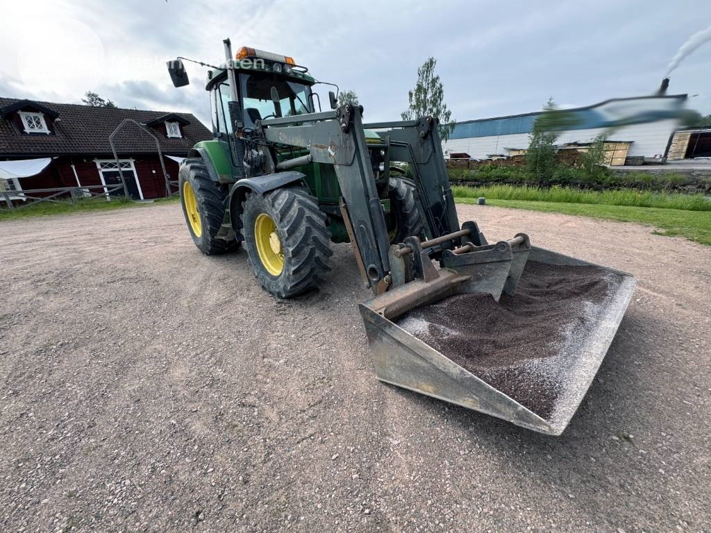 John Deere 7600 - Tractor: afbeelding 1 John Deere 7600 - Tractor: afbeelding 1